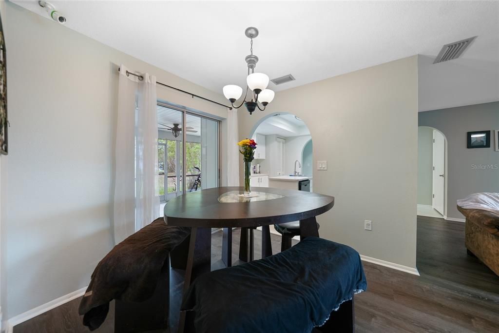 For Sale: $259,900 (3 beds, 2 baths, 1462 Square Feet)