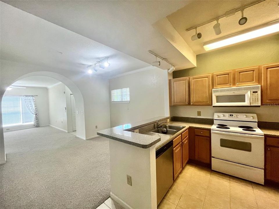 For Rent: $1,800 (2 beds, 2 baths, 1105 Square Feet)