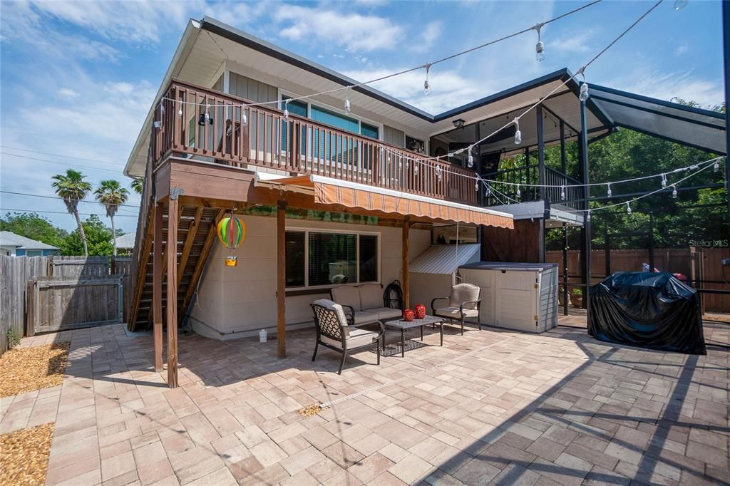 For Sale: $799,900 (4 beds, 2 baths, 2038 Square Feet)