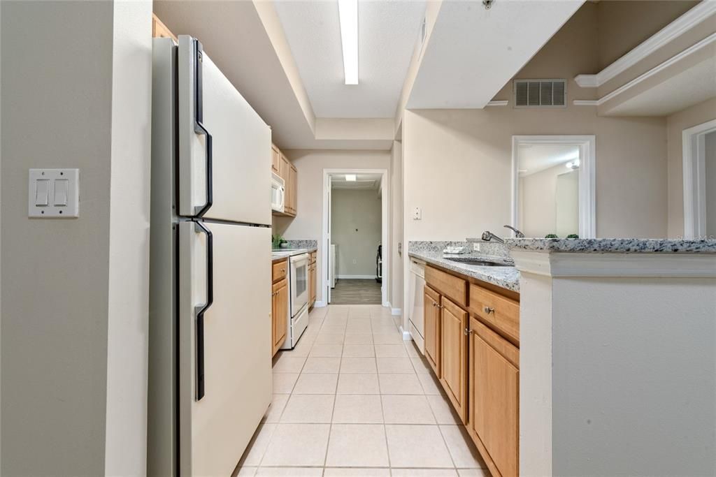 For Rent: $1,845 (1 beds, 1 baths, 895 Square Feet)