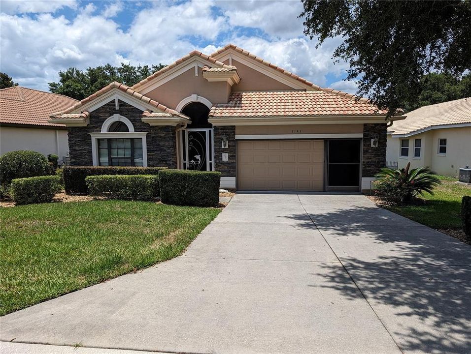 For Sale: $450,000 (3 beds, 2 baths, 2280 Square Feet)