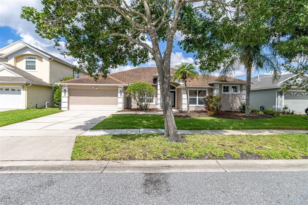 For Sale: $599,900 (4 beds, 2 baths, 2708 Square Feet)