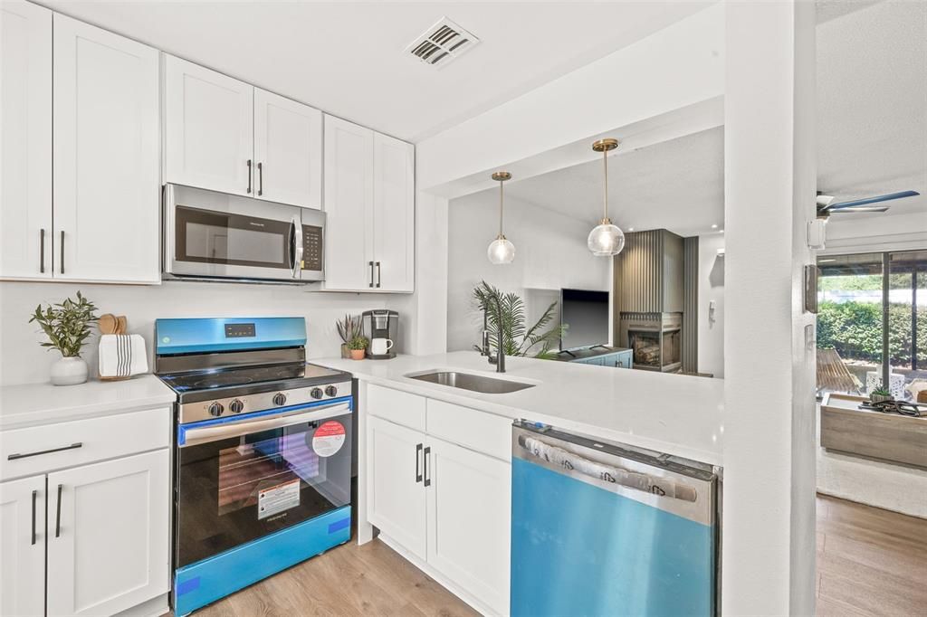 For Sale: $210,000 (2 beds, 1 baths, 1190 Square Feet)