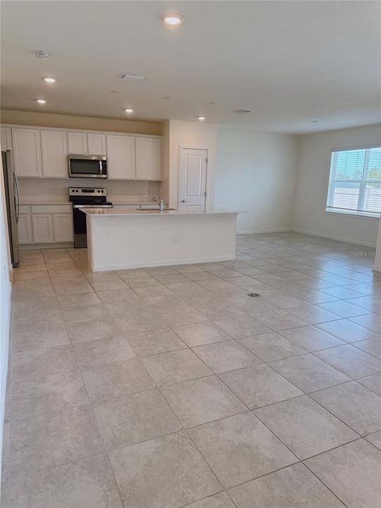 For Rent: $2,750 (5 beds, 3 baths, 2615 Square Feet)