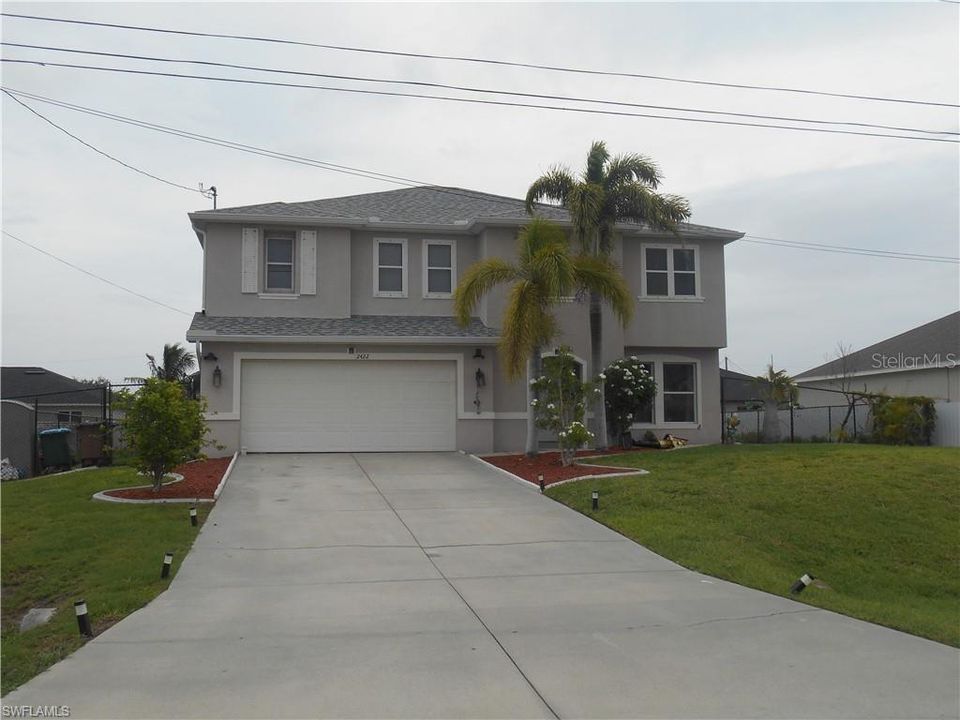 For Sale: $430,000 (4 beds, 2 baths, 2896 Square Feet)