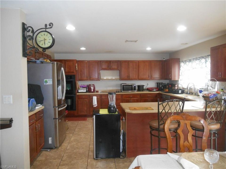 For Sale: $430,000 (4 beds, 2 baths, 2896 Square Feet)