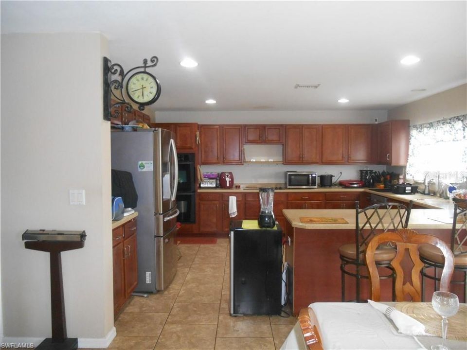 For Sale: $430,000 (4 beds, 2 baths, 2896 Square Feet)