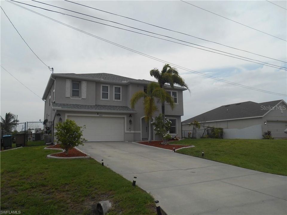 For Sale: $430,000 (4 beds, 2 baths, 2896 Square Feet)