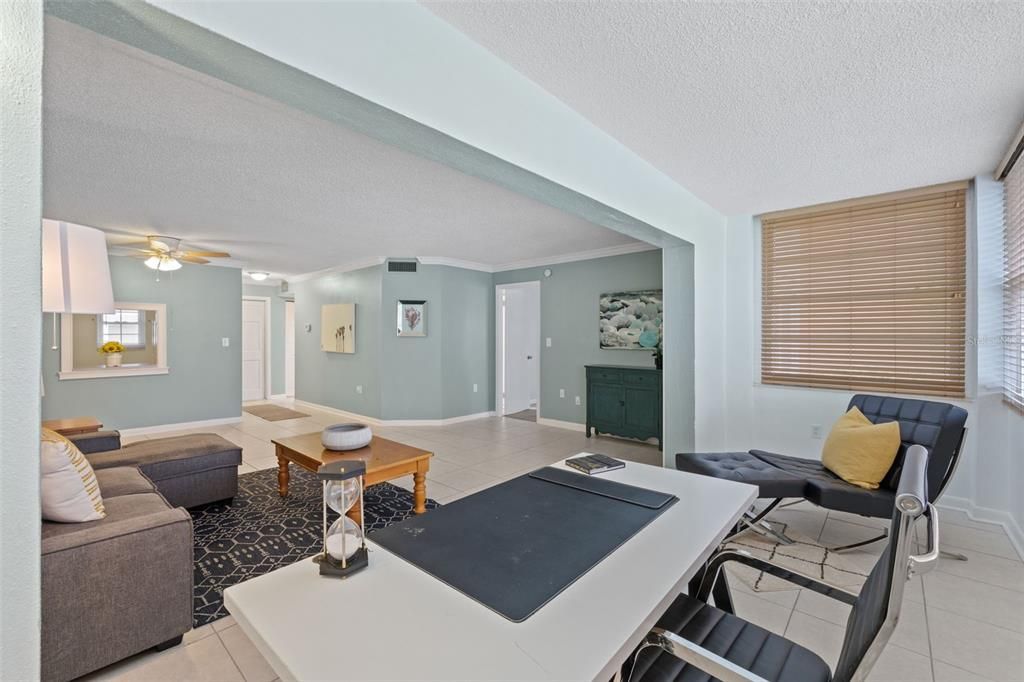 Active With Contract: $184,000 (2 beds, 2 baths, 1050 Square Feet)