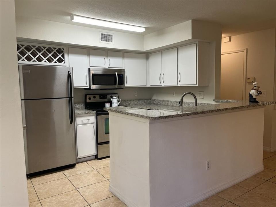 For Sale: $205,000 (2 beds, 2 baths, 1080 Square Feet)