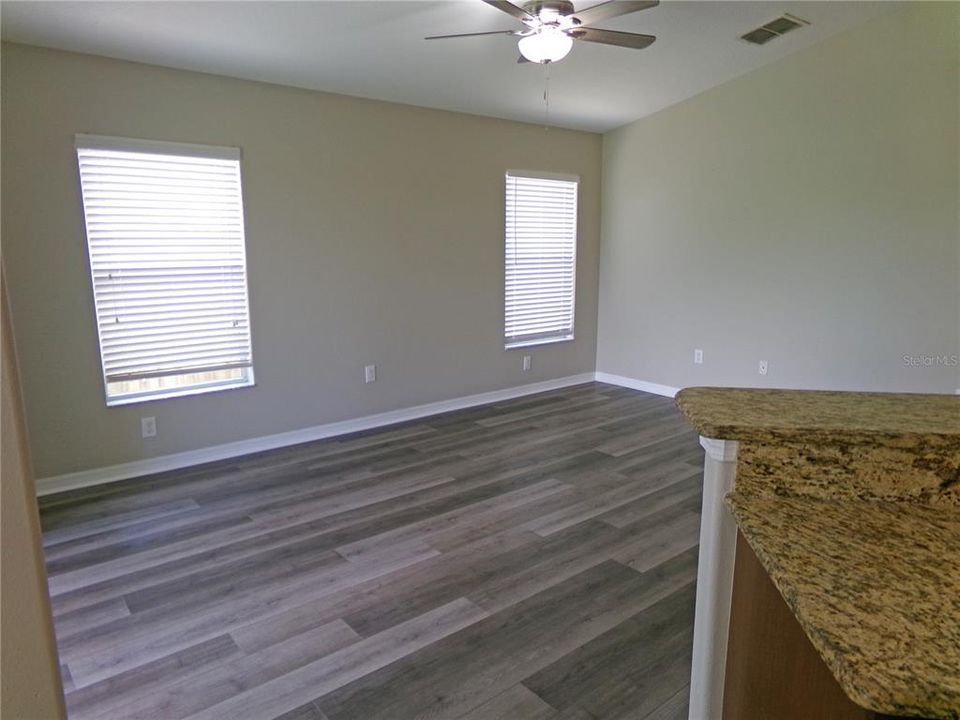 For Rent: $2,375 (4 beds, 2 baths, 1720 Square Feet)