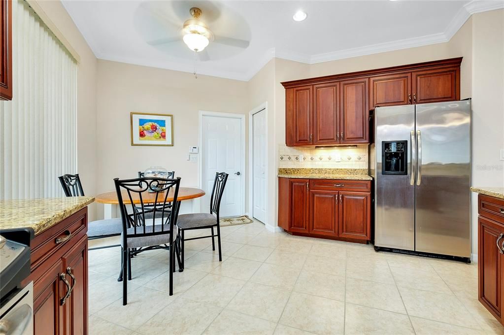 For Sale: $450,000 (2 beds, 2 baths, 1683 Square Feet)