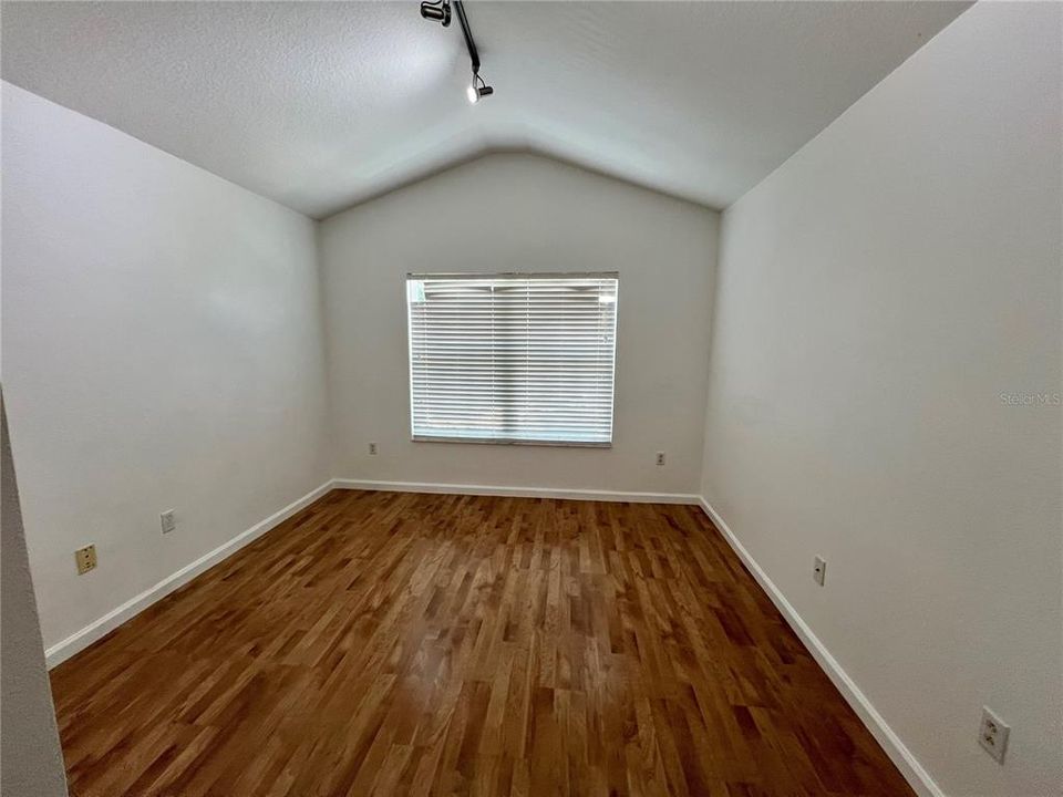 Recently Rented: $2,000 (3 beds, 2 baths, 1588 Square Feet)