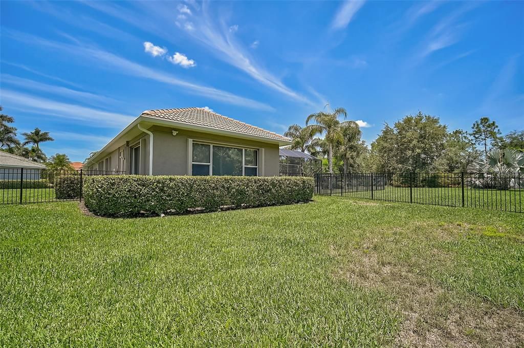 Active With Contract: $1,200,000 (4 beds, 3 baths, 4046 Square Feet)