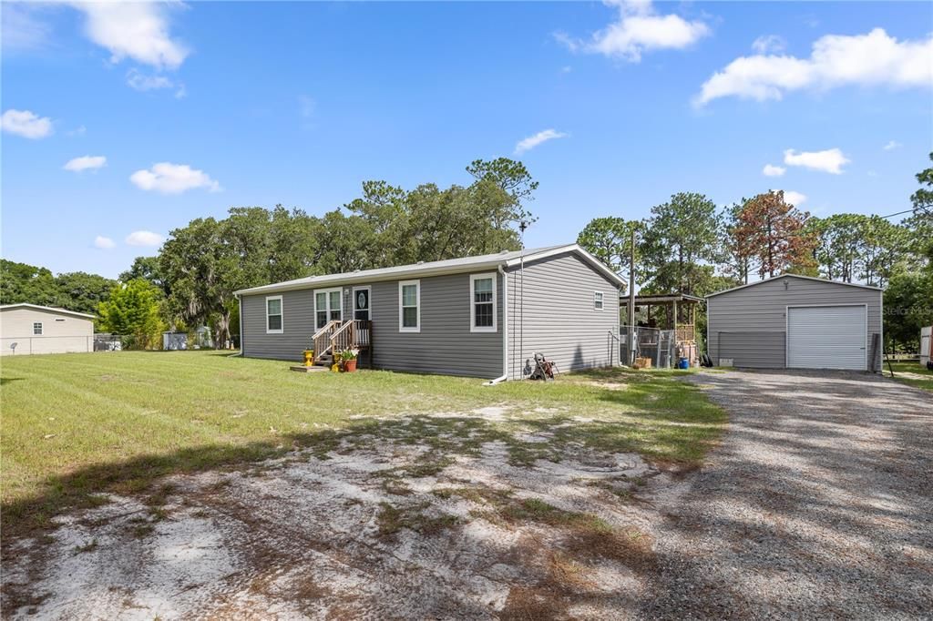 For Sale: $350,000 (3 beds, 2 baths, 1404 Square Feet)