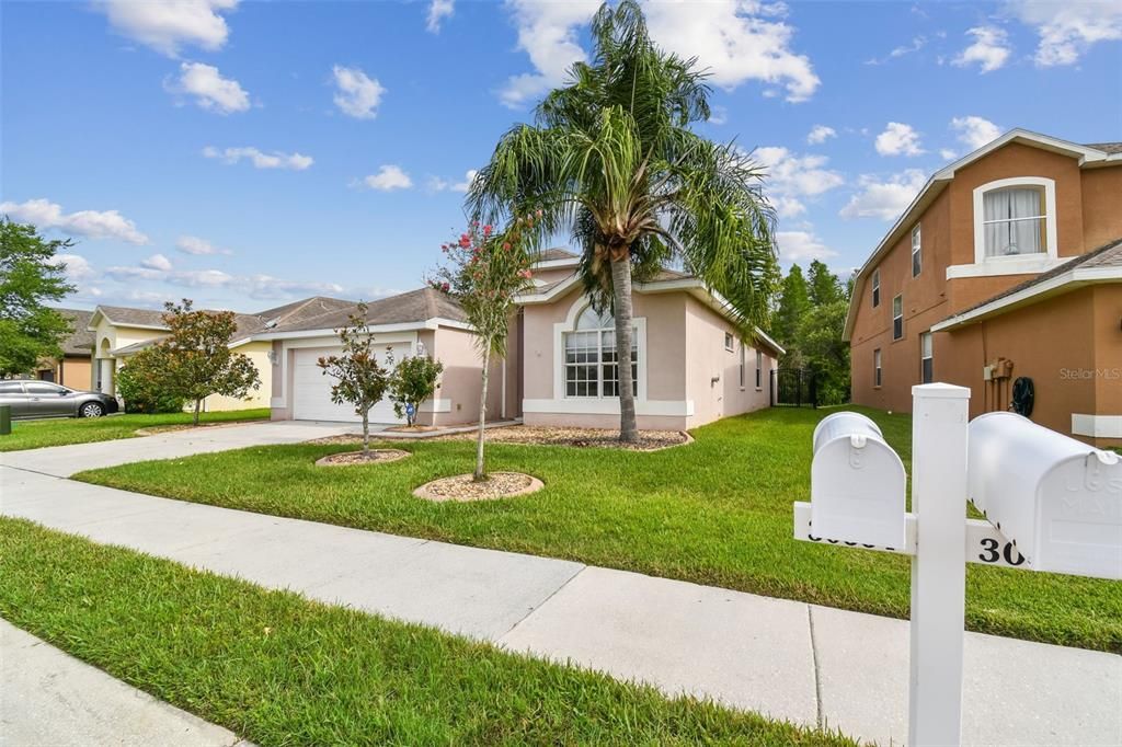 Active With Contract: $440,000 (3 beds, 2 baths, 1993 Square Feet)