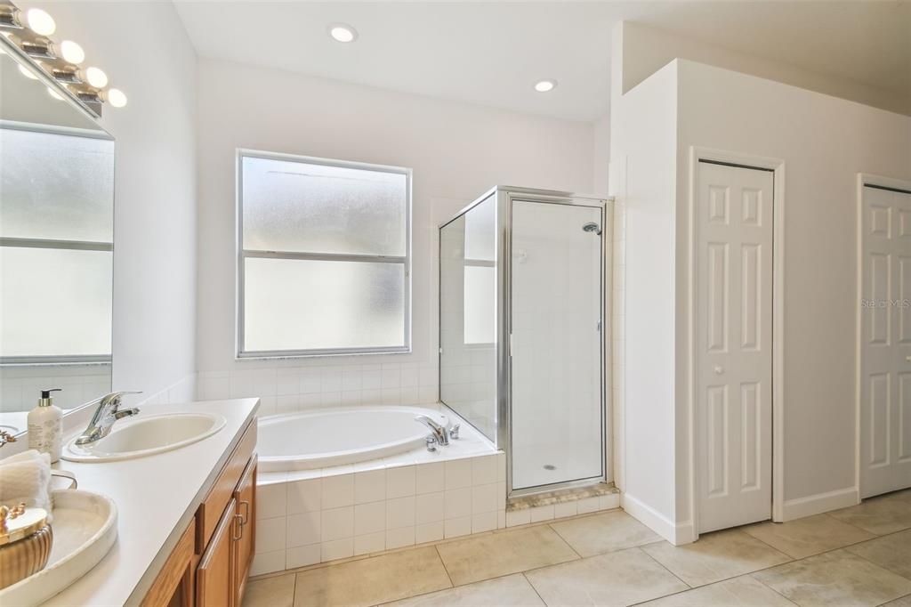 Active With Contract: $440,000 (3 beds, 2 baths, 1993 Square Feet)