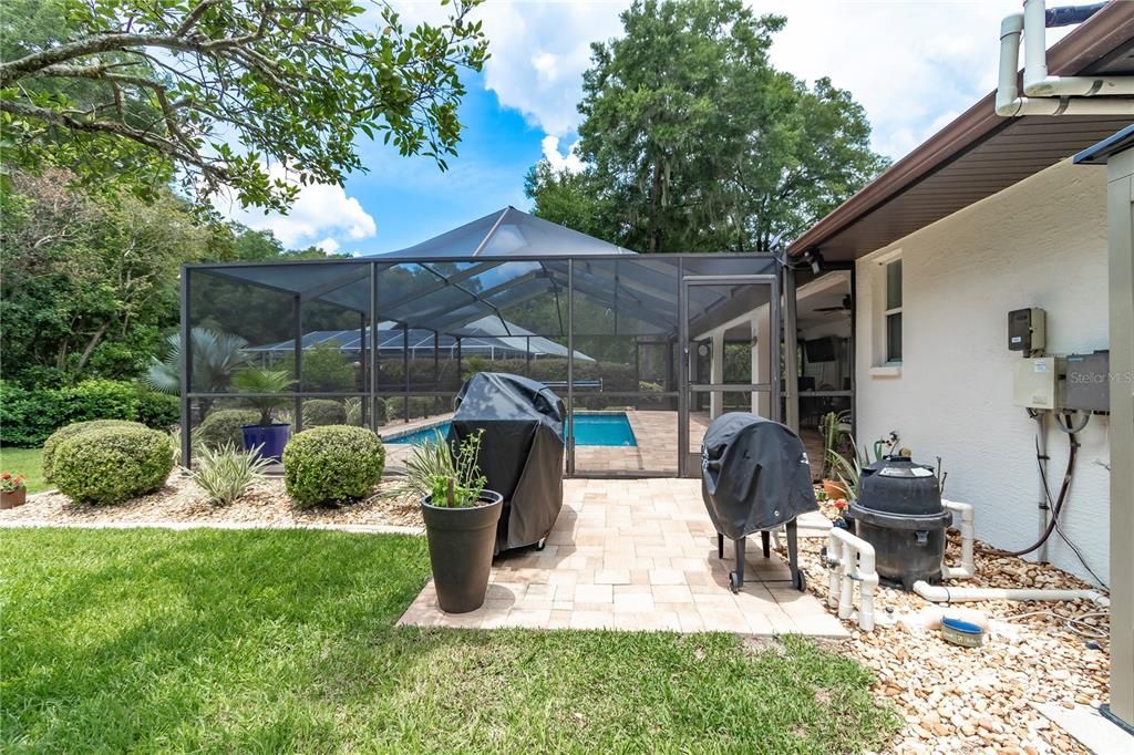 Active With Contract: $459,000 (3 beds, 2 baths, 2018 Square Feet)