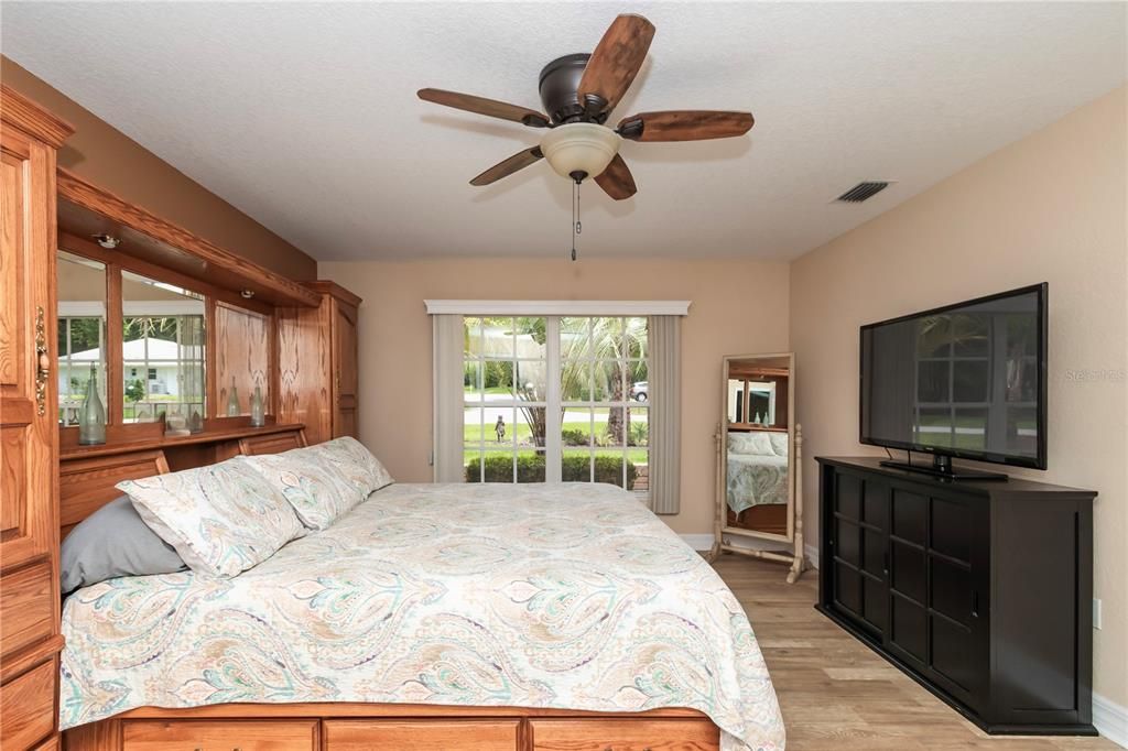 Active With Contract: $459,000 (3 beds, 2 baths, 2018 Square Feet)