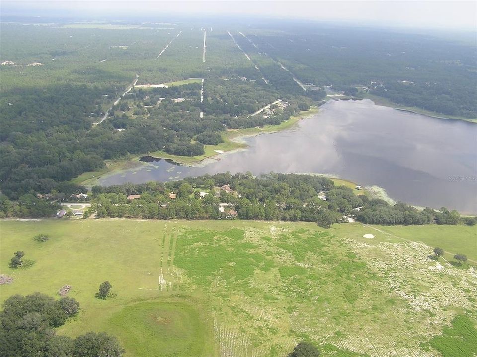 boat ramp is in the middle of the picture, on Tiger Lake