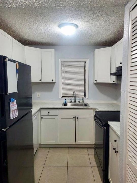For Sale: $165,000 (2 beds, 1 baths, 968 Square Feet)