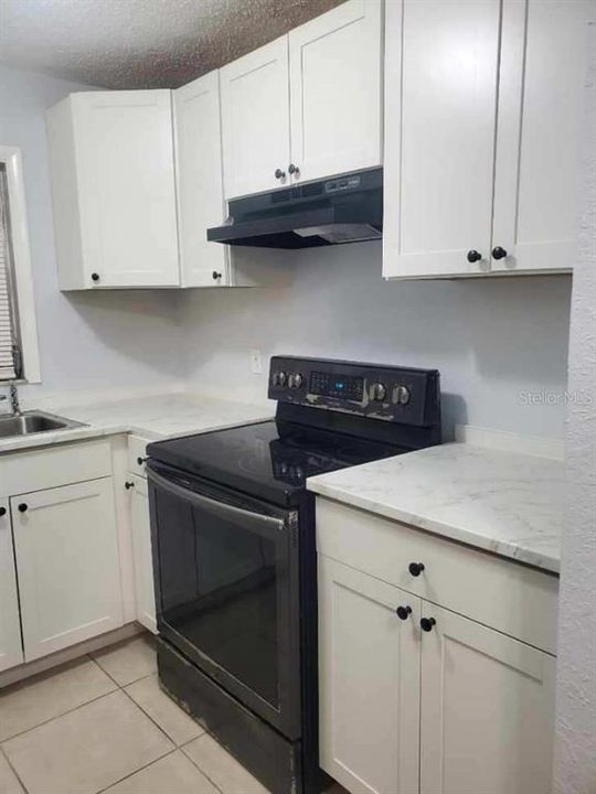 For Sale: $165,000 (2 beds, 1 baths, 968 Square Feet)