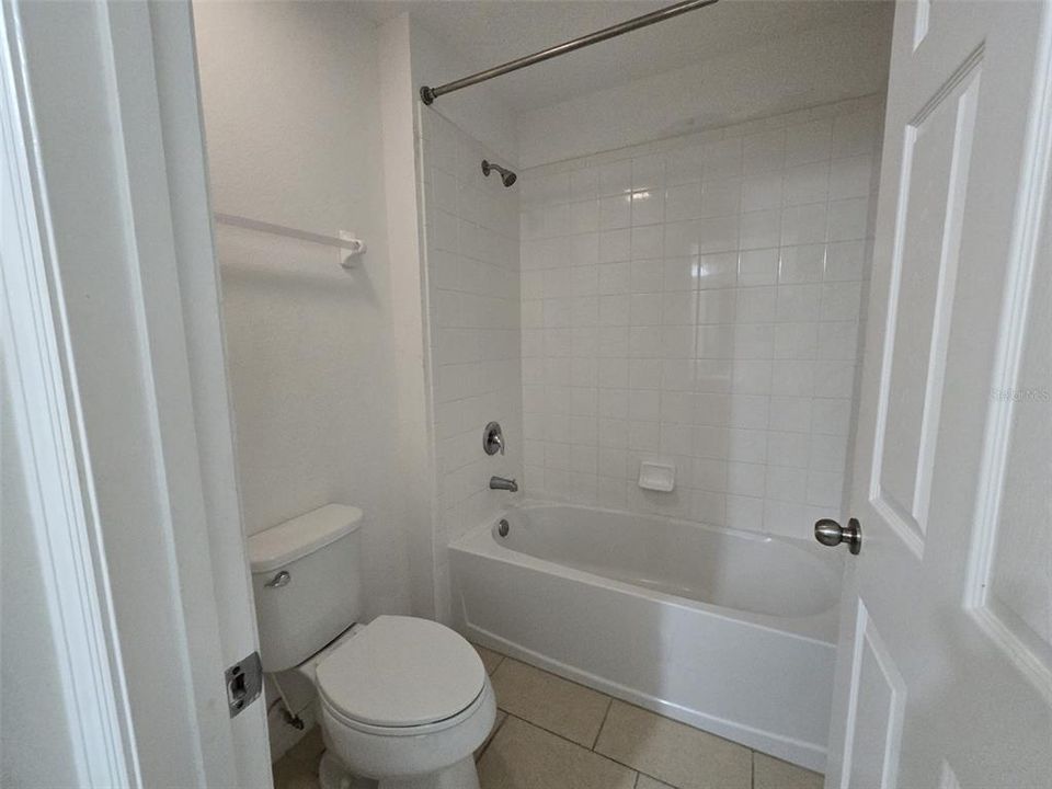 For Rent: $2,500 (4 beds, 2 baths, 1926 Square Feet)