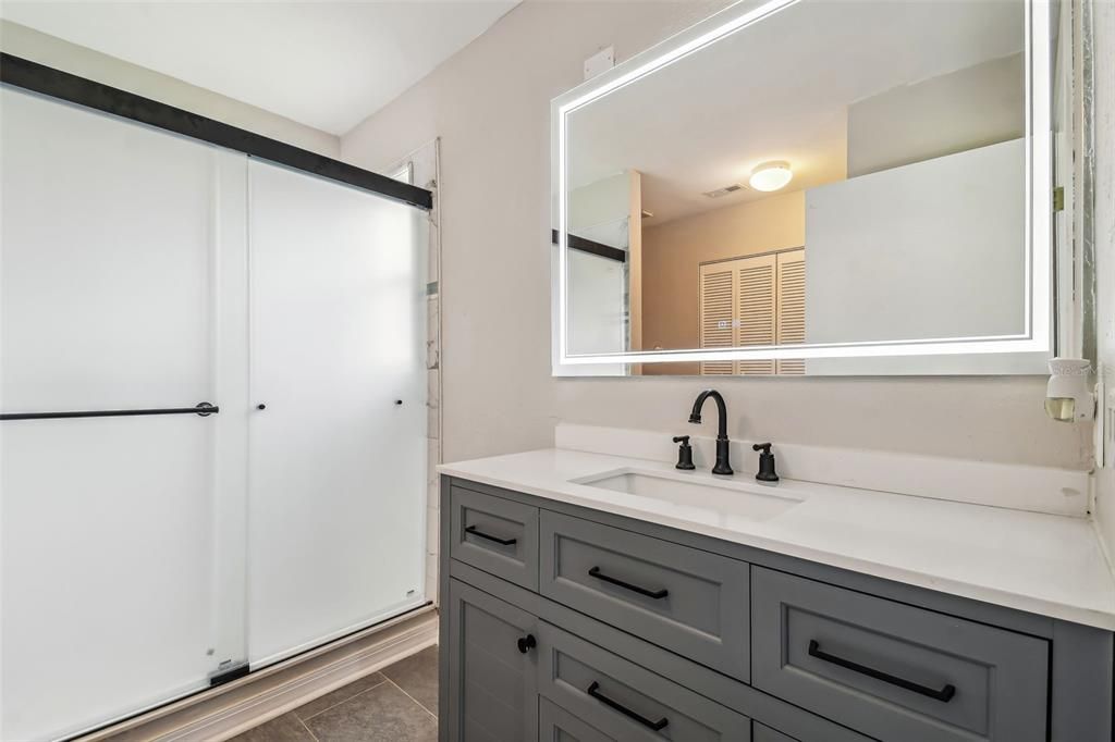 For Sale: $325,000 (2 beds, 2 baths, 1129 Square Feet)