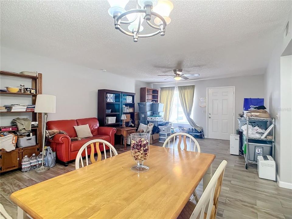 For Sale: $155,000 (3 beds, 2 baths, 1140 Square Feet)