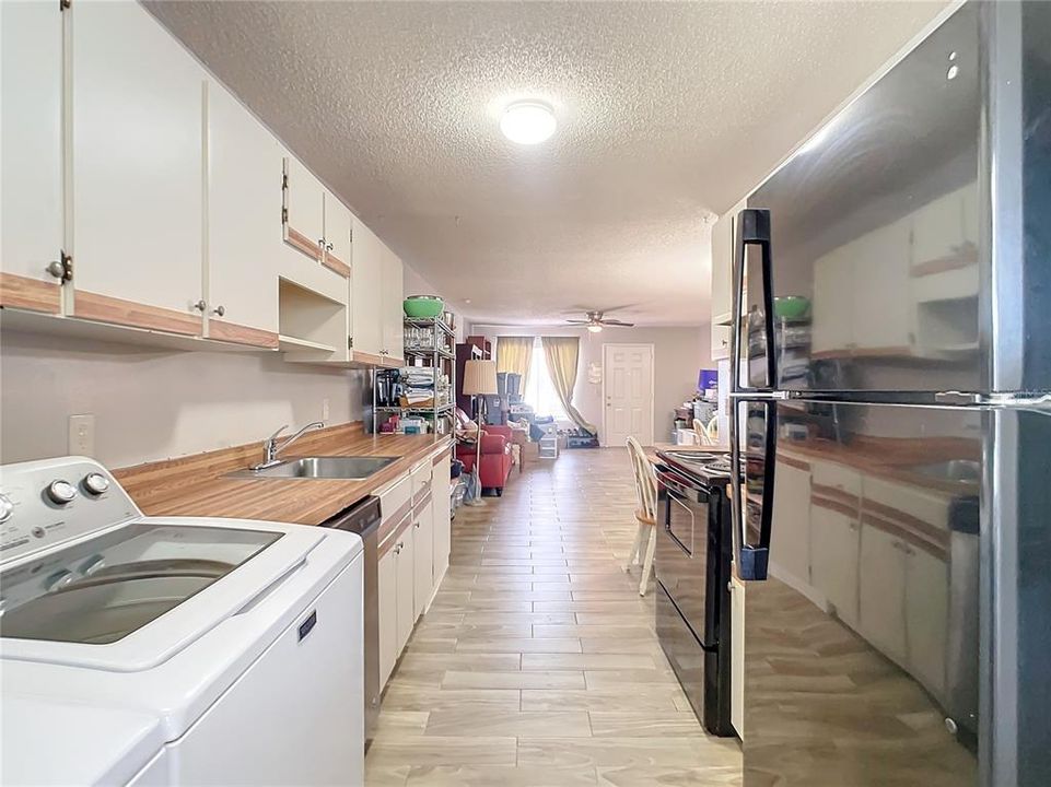 For Sale: $155,000 (3 beds, 2 baths, 1140 Square Feet)