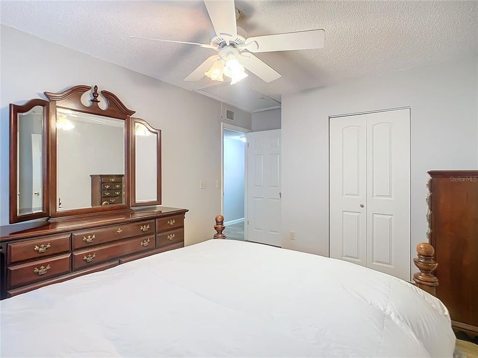 For Sale: $155,000 (3 beds, 2 baths, 1140 Square Feet)