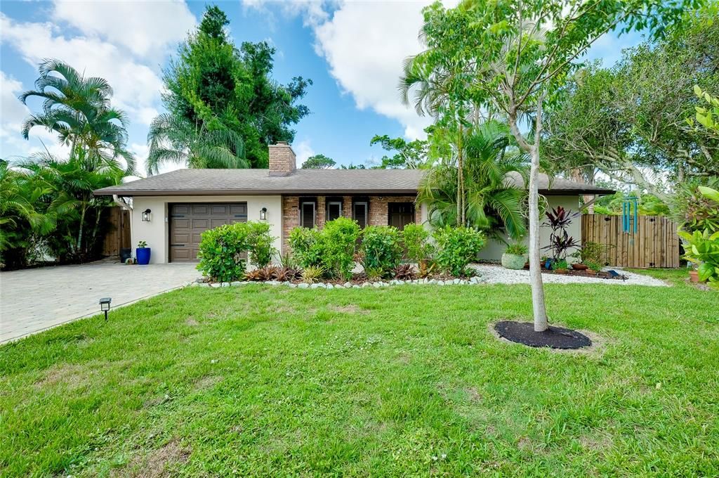 Beautifully landscaped front yard.