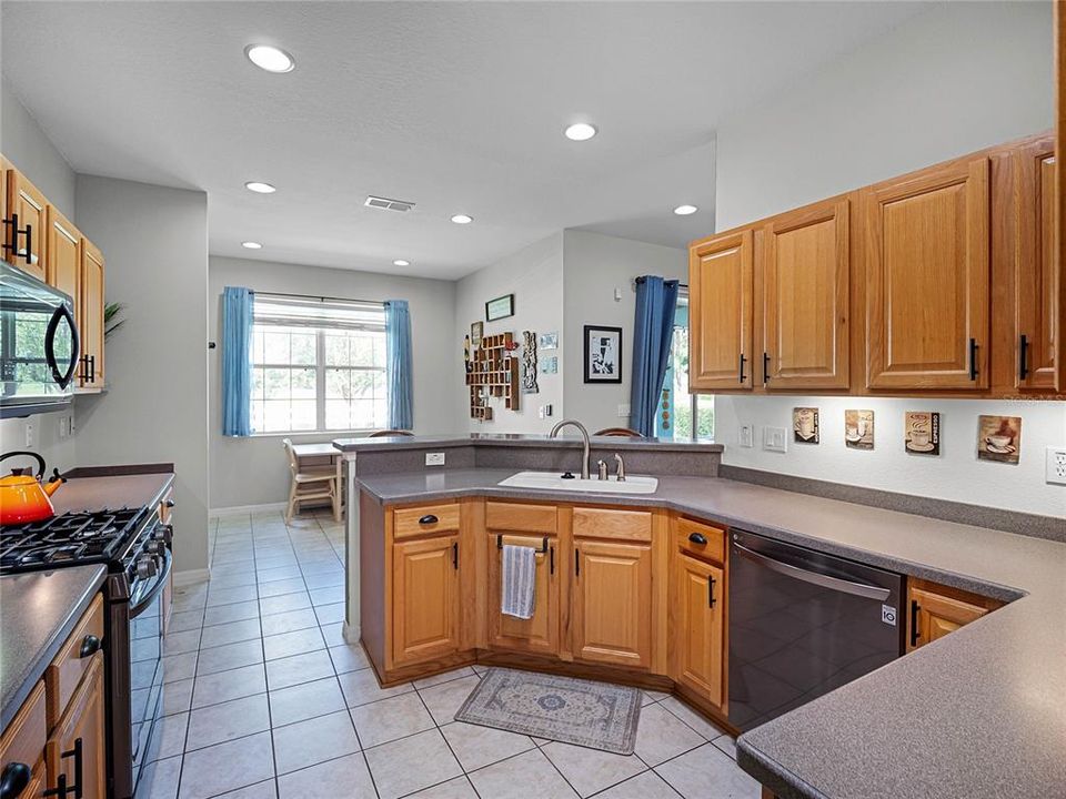 For Sale: $345,000 (3 beds, 2 baths, 1709 Square Feet)