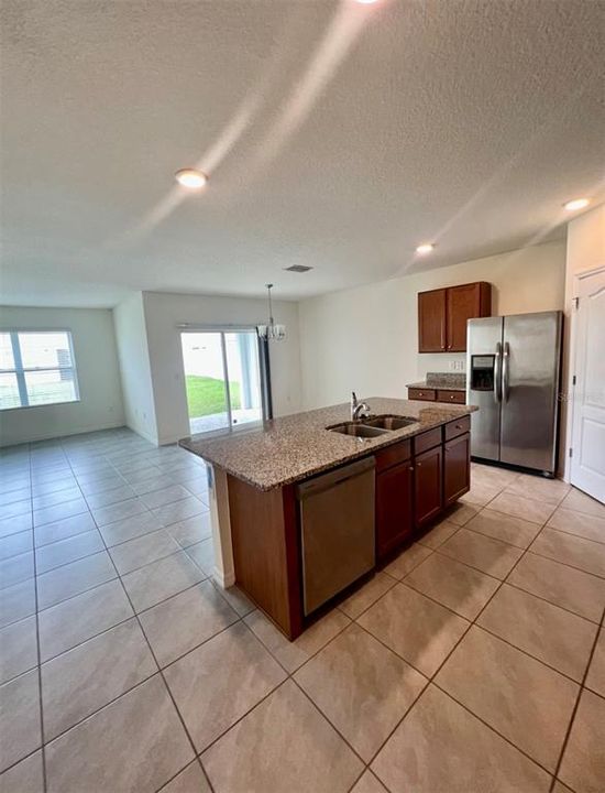 For Rent: $2,300 (4 beds, 2 baths, 1846 Square Feet)