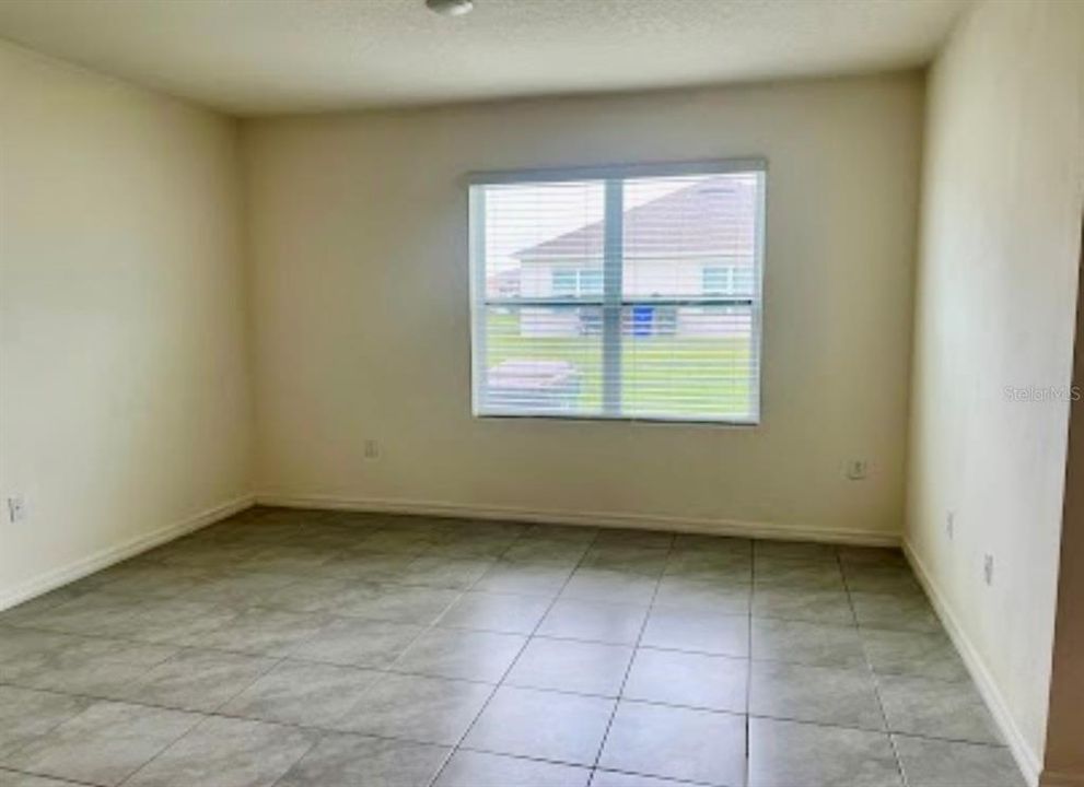 For Rent: $2,300 (4 beds, 2 baths, 1846 Square Feet)