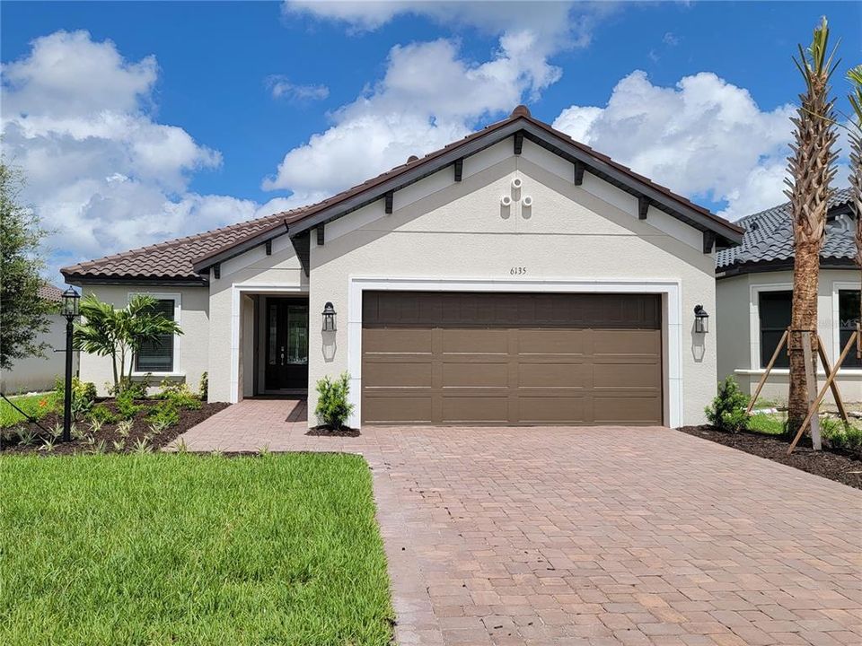 Recently Sold: $730,899 (2 beds, 2 baths, 2100 Square Feet)