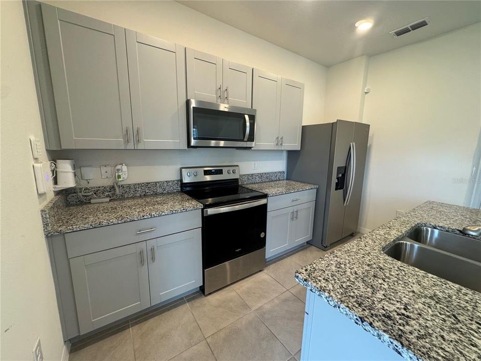 For Sale: $349,000 (3 beds, 2 baths, 1636 Square Feet)