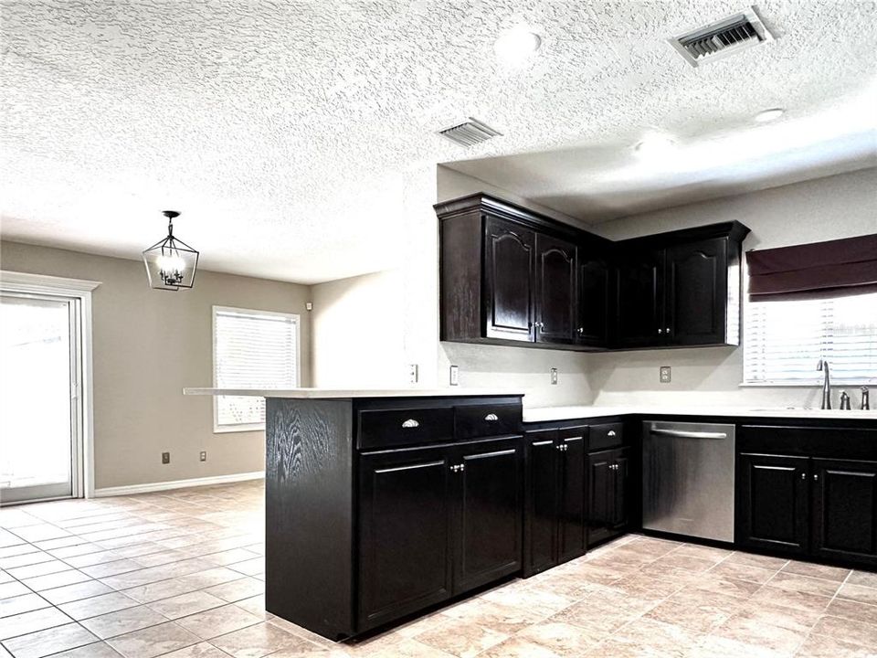 Active With Contract: $3,499 (3 beds, 2 baths, 1258 Square Feet)