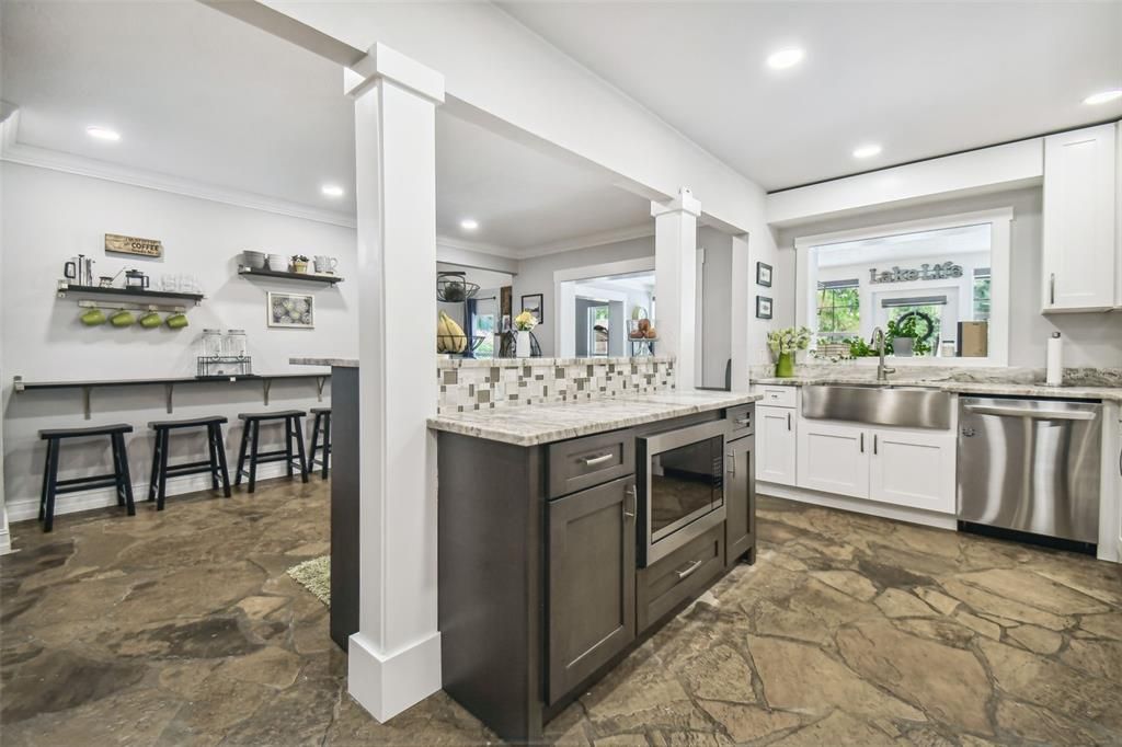 Active With Contract: $795,000 (4 beds, 3 baths, 2370 Square Feet)