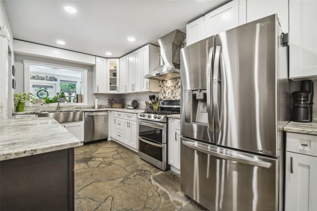 Active With Contract: $795,000 (4 beds, 3 baths, 2370 Square Feet)