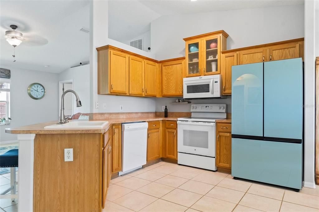 For Sale: $289,000 (2 beds, 2 baths, 1149 Square Feet)
