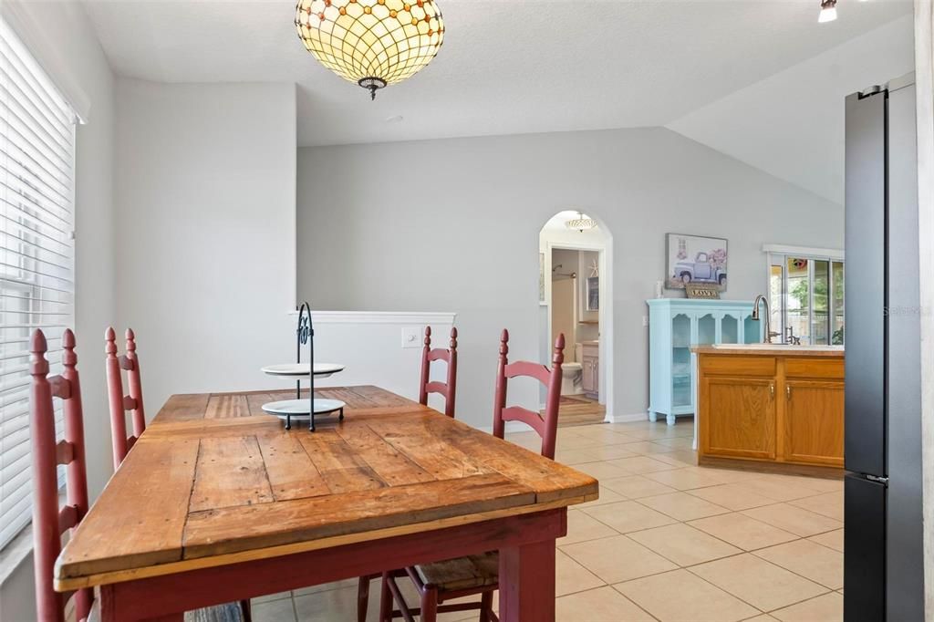 For Sale: $289,000 (2 beds, 2 baths, 1149 Square Feet)