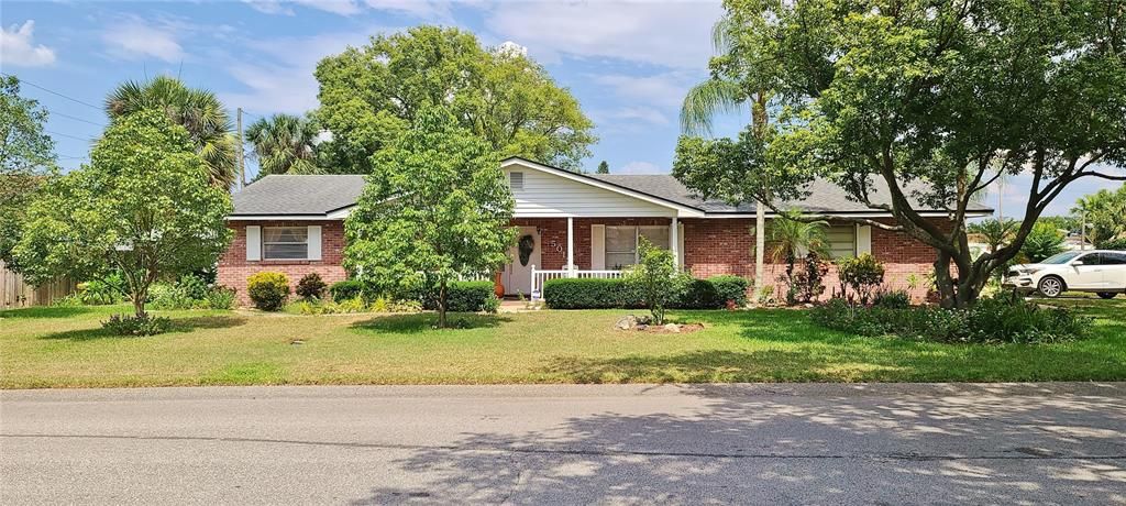 Active With Contract: $364,900 (3 beds, 2 baths, 2010 Square Feet)