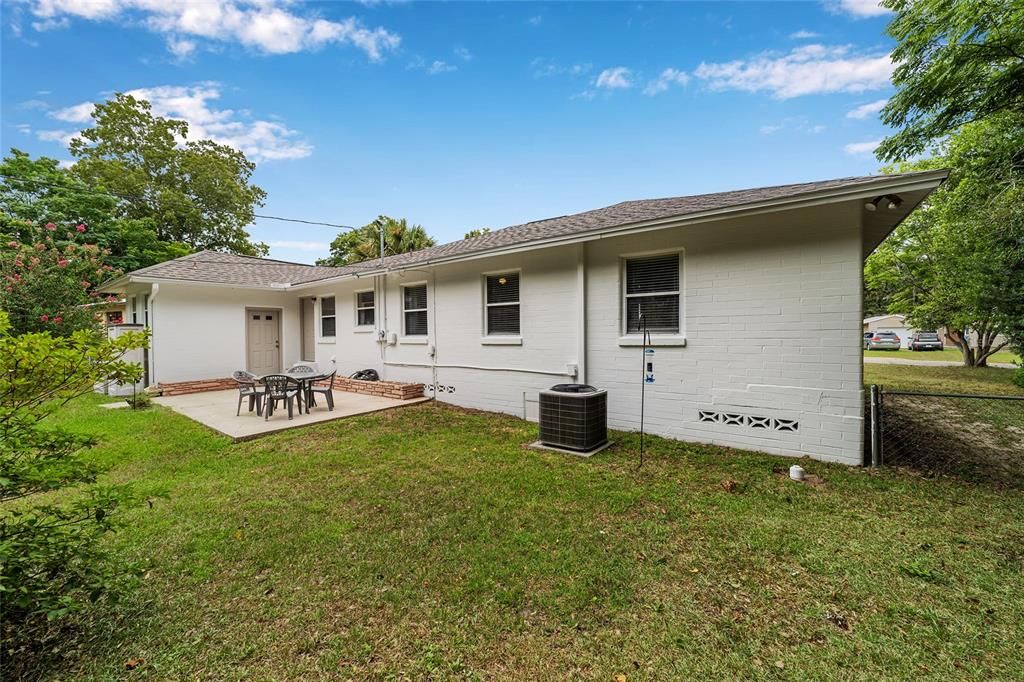 Active With Contract: $209,000 (3 beds, 1 baths, 1171 Square Feet)