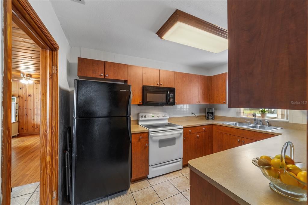 For Sale: $209,000 (3 beds, 1 baths, 1171 Square Feet)