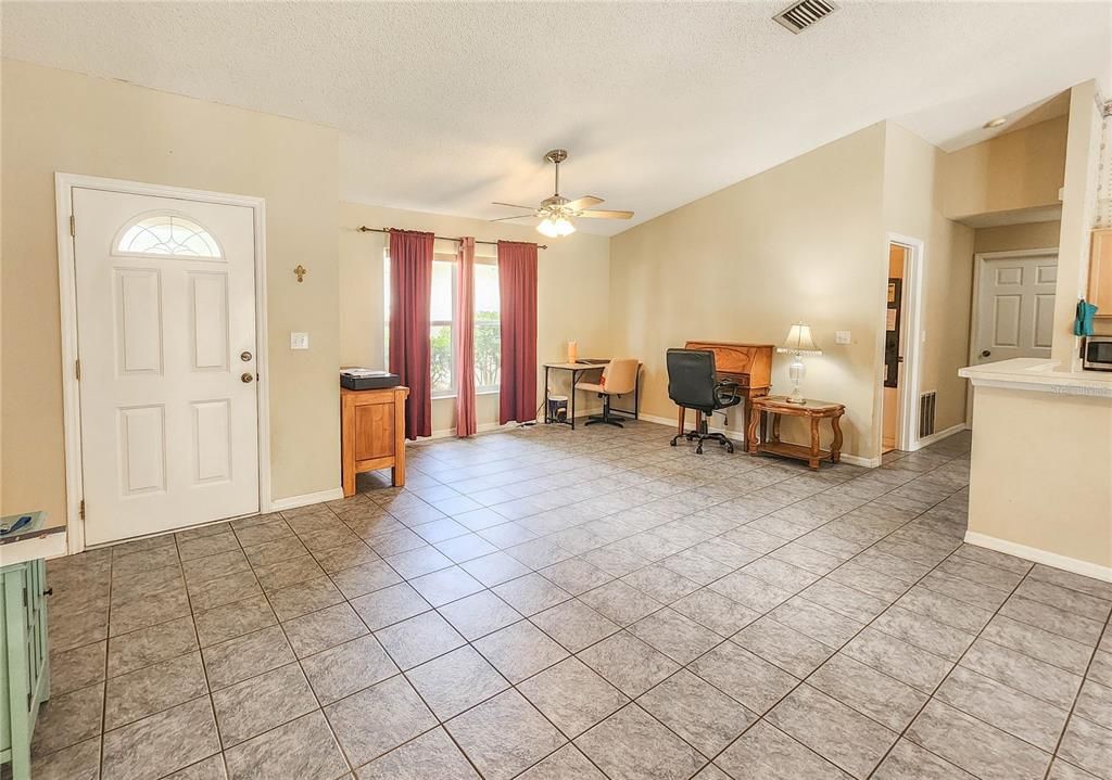 For Sale: $359,900 (3 beds, 2 baths, 1579 Square Feet)