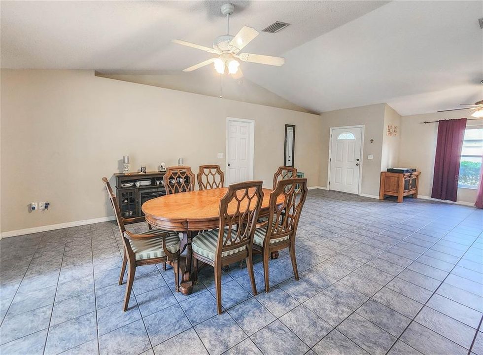 For Sale: $359,900 (3 beds, 2 baths, 1579 Square Feet)