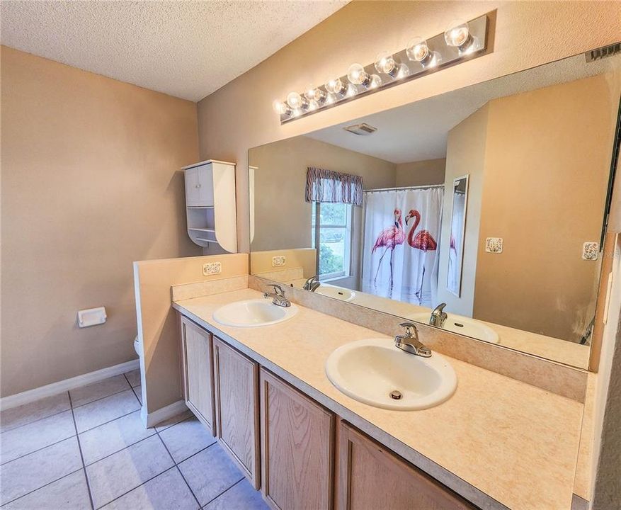 For Sale: $359,900 (3 beds, 2 baths, 1579 Square Feet)