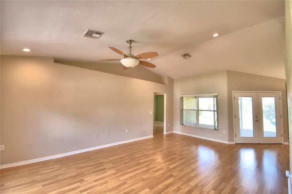 For Sale: $340,000 (3 beds, 2 baths, 1460 Square Feet)