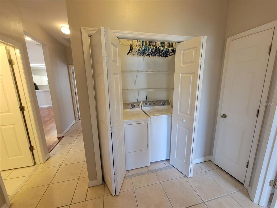 Active With Contract: $1,900 (3 beds, 2 baths, 1380 Square Feet)